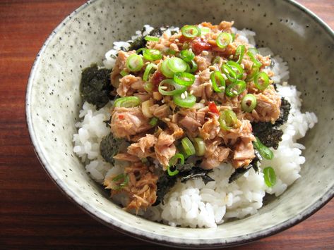 Canned Tuna Rice Bowl – Hiroko's Recipes Rice And Canned Tuna, Korean Tuna Rice Bowl, Canned Tuna Rice Bowl, Asian Tuna Salad, Tuna And Rice Bowl, Canned Tuna Rice, Tuna Rice Bowl Recipe, Tuna And Rice Recipes, Tinned Tuna Recipes