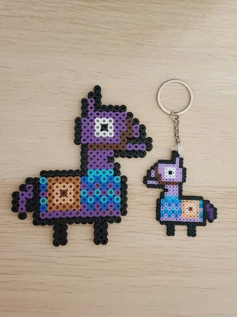 Perler Beads Fortnite, Roblox Perler Beads, Fortnite Perler Beads, Fortnite Perler Bead Patterns, Fortnite Pixel Art, Minecraft Perler Bead Patterns, Fortnite Llama, Star Wars Quilt, Melty Bead Designs