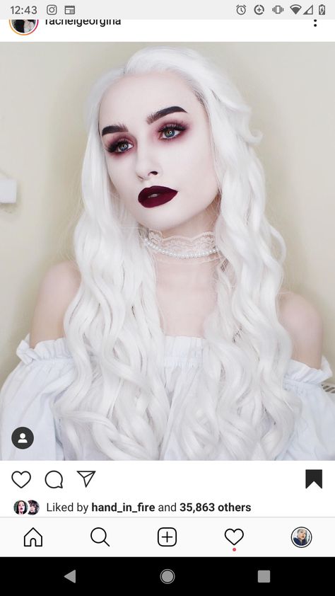 Alice In Wonderland White Queen, Dark Halloween Makeup, Wonderland Makeup, Eva Hair, Halloween Make-up Looks, Model Tips, Best Celebrity Halloween Costumes, Celebrity Halloween Costumes, Grey Wig