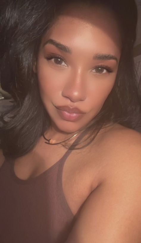 Black Women Celebrities, Women Celebrities, Candice Patton, New Photo Download, Picture Video, Black Women, Wonder, Celebrities, Black