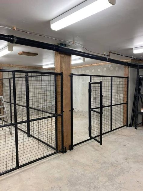 Dog Kennel Basement, Dog Boarding Room Ideas, Dog Kennel Designs Outdoor, Ac In Garage, Dog Basement, Diy Dog Kennel In Garage, Dog Kennel Garage, Basement Kennel Ideas, Indoor Dog Kennels