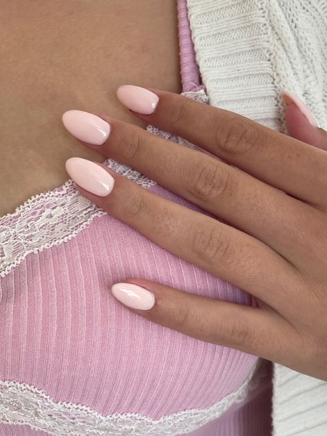 Acrylic Light Pink Nails, Light Pink Nails Summer, Almond Acrylic Nails Pink, Pale Pink Almond Nails, Light Pink Almond Nails, Light Pink Almond, Nails Summer 2022, Pink Oval Nails, Pink Spring Nails