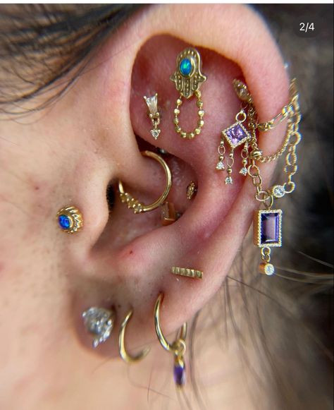 Ear Piercing Ideas For Big Ears, Colorful Ear Piercings, Witchy Ear Piercings, Maximalist Piercings, Piercings Body Ideas, Maximalist Ear Piercings, Hippie Ear Piercings, Multiple Ear Piercings Aesthetic, Hippie Piercings