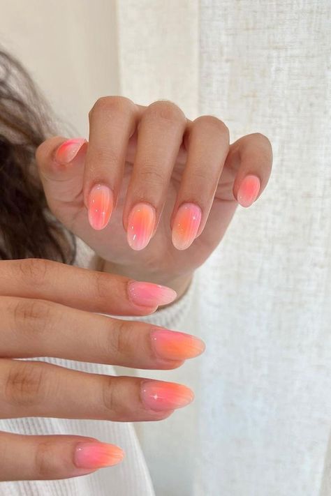 39 Adorable Pink and Orange Nails for Your Summer Mani Inspo Almond Nails Summer Colors Pink, Nails Design Pink And Orange, Pink Tones Nails, Cute Summer Nails Ombre, Summer Nails Gradient, Preppy Pink And Orange Nails, Summer Nail Ideas Ombre, Pink With Orange Nails, Gel X Nails Ombre