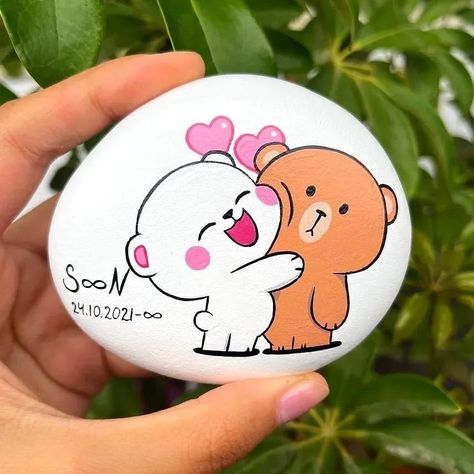 Cute Stone Art, Totoro Rock Painting, Panda Rock Painting Ideas, Panda Painted Rocks, Stone Painting Ideas, Panda Stone Painting, Cute Easy Doodles, Easy Doodles, Abstract Art Diy