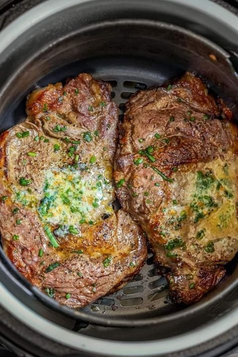 Air Fryer Ribeye Steaks Recipe - Dieter24 Ribeye Air Fryer, Air Fryer Ribeye, Keto Low Carb Recipes, Roast Steak, Ribeye Steak Recipes, Air Fryer Steak, Recipes Air Fryer, Gourmet Meals, Steak Butter