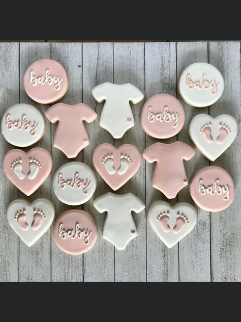 Baby Shower Biscuits, Baby Shower Hand Sanitizer, Summer Cookies, Simple Baby Shower, Christmas Baby Shower, Baby Cookies, Flower Cookies, Baby Shower Cookies