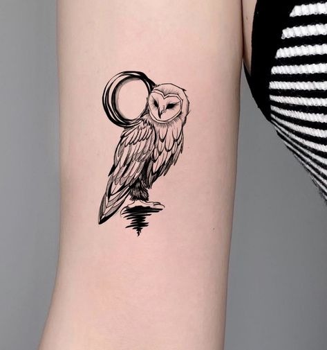 Owl Flying Tattoo, Owl Tattoos For Women, Simple Owl Tattoo, Mens Owl Tattoo, Traditional Owl Tattoos, Barn Owl Tattoo, Labyrinth Tattoo, Infinity Tattoo With Feather, Bohemian Tattoo