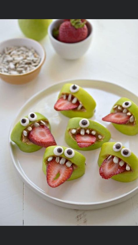 Halloween Appetizers For Adults, Fun Halloween Appetizers, Snack Halloween, Fun Halloween Snacks, Apple Bites, Halloween Appetizers Easy, Healthy Halloween Food, Halloween Snacks For Kids, Kids Halloween Food