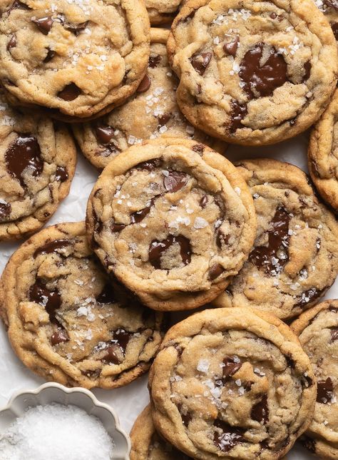 A sophisticated twist on the classic chocolate chip cookie. These brown butter chocolate chip cookies have buttery crisp edges, chewy, chocolately centers and are filled with a rich, caramely deliciousness that only brown butter can deliver. Really Good Chocolate Chip Cookie Recipe, Easy Fall Baking Recipes, Easy Fall Baking, Cookie Aesthetic, Brown Butter Chocolate Chip, Iced Oatmeal Cookies, Brown Butter Chocolate Chip Cookies, Bakery Items, Chocolate Chip Cookie Recipe