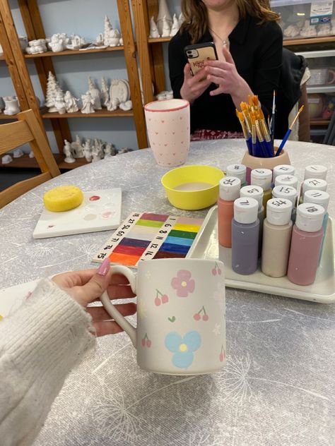 Painting Activities With Friends, Ceramic Painting Party, Pottery Painting With Friends Aesthetic, Pottery Painting With Friends, Paint Night With Friends Aesthetic, Neighborhood Activities, Pottery Party, Hangout Ideas, Pottery Cafe