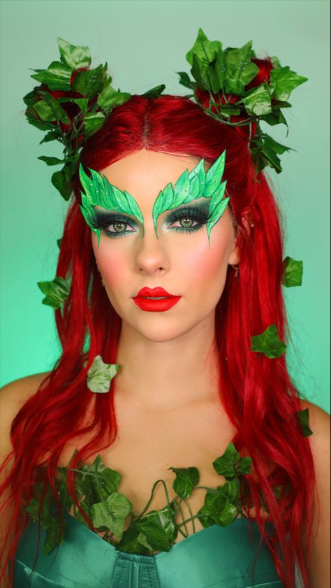 Poison Ivy makeup Poison Ivy Nails, Poison Ivy Costume Diy, Hot Halloween Costumes Women, Poison Ivy Character, Poison Ivy Makeup, Poison Ivy Halloween Costume, Airbrush Flawless Foundation, Oxygen Bar, Bronzer Stick