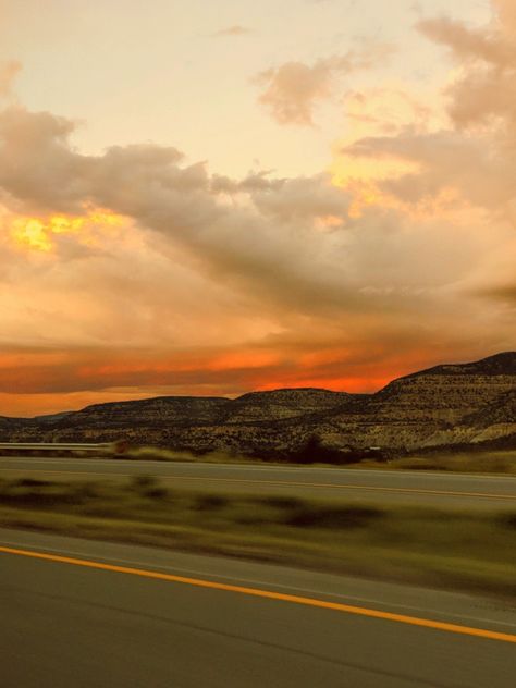 Sunset on a desert highway during a road trip Desert Road Trip Aesthetic, 29 Palms, Sunset Road, Desert Road, Jewelry Photography Styling, Long Shot, Desert Sunset, Car Travel, Sangria