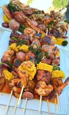 Party Food Buffet, Catering Ideas Food, Lake Food Ideas Summer, Food Ideas Summer, Lake Food Ideas, Party Food Platters, Boat Food, Lake Food, Catering Food