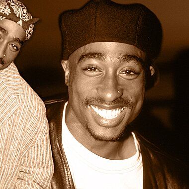 2pac Videos, Tupac Makaveli, Hip Hop And R&b, Mtv Movie Awards, Tupac Shakur, Movie Awards, Hollywood Life, American Rappers, Ryan Reynolds