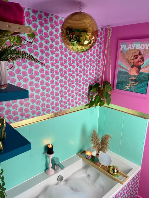 Miami Vice Home Decor, Maximalist Bathroom Rental, Maximalist Wall Mural, Maximalist Loft, Maximalist Decor Bathroom, Kitsch Bathroom, Maximalist Furniture, Maximalist Bathroom Decor, 2023 Apartment