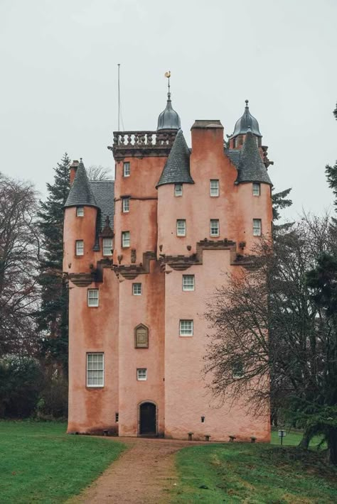 Rich People Houses, Urban Sketching Reference, Braemar Castle, Scotland Roadtrip, Acotar Courts, Castle Fraser, Uk Bucket List, Clan Macdonald, Aberdeenshire Scotland