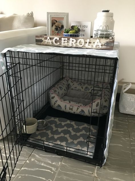 Decorated Dog Crates, Dog Crate Apartment Ideas, Puppies Cage Ideas, Crate Area For Dogs, Small Dog Decor, Dog Space Ideas Apartment, Dog Bed In Apartment, Pet Cage Ideas Dogs, Cozy Crate For Dogs