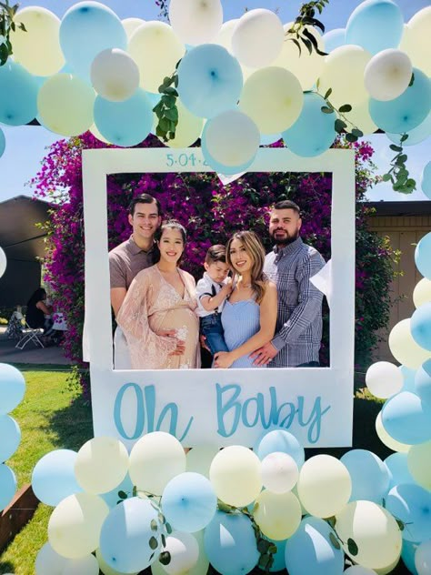 Photo Booth Baby Shower Ideas, Baby Shower Photo Booth Ideas, Baby Shower Backdrop Diy, Baby Shower Picture Backdrop, Marcos Para Baby Shower, Gender Reveal Photo Booth, Baby Shower Photo Backdrop, Baby Shower Frame, Frame Backdrop