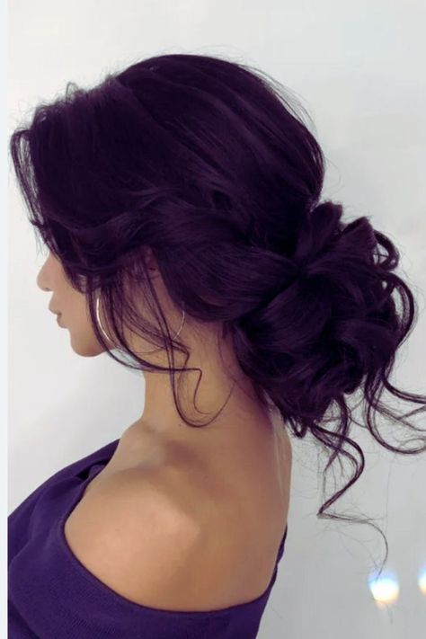 Hair With Claw Clip, Curly Hair Latina, Dark Violet Hair, Pentecostal Hairstyles, Messy Bun Hair Piece, Speed Draw, Quincenera Dresses, Aesthetic Hairstyles, Square Face Hairstyles