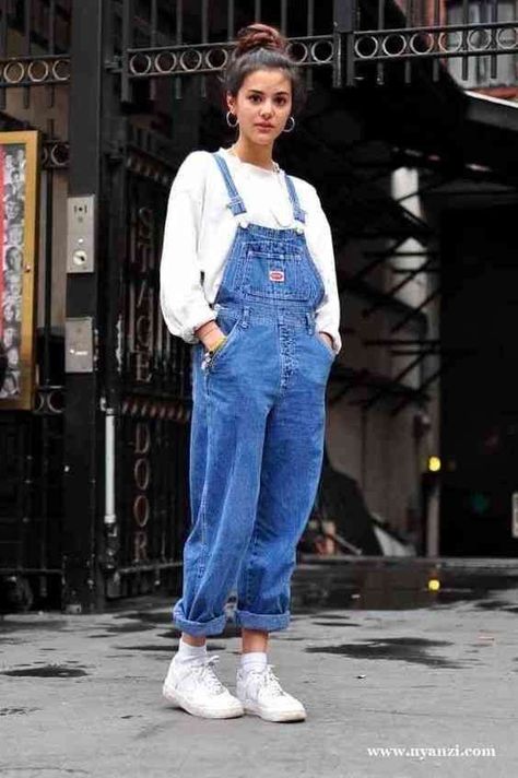 Overalls Outfit, Fashion 90s, Denim Dungarees, Skirt Denim, 90s Fashion Outfits, 90s Outfit, Grunge Vintage, Outfit Jeans, Skirt Maxi