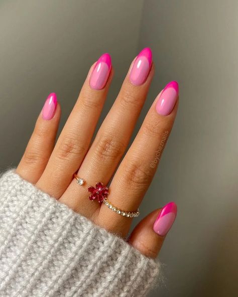 Hot Pink Almond Nails, Pink French Nails, Cute Pink Nails, Pink Chrome Nails, Chrome Nails Designs, French Tip Nail Designs, Nagellack Trends, Hot Pink Nails, Classic Nails