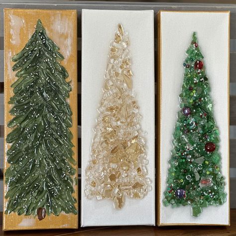 The 3-Day Christmas Tree Challenge Crushed Glass Art, Glass Trees, Christmas Tree Template, Holiday Trees, Windshield Glass, Tree Templates, Mountain Girl, Panels Wall, Shattered Glass