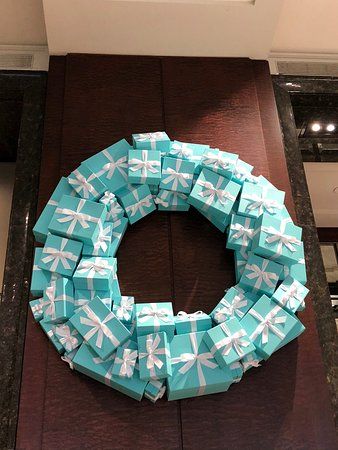 Breakfast At Tiffany’s Christmas Tree, Tiffany Blue Storage, Tiffany Boxes Decoration, Tiffany Gift Boxes, Cafe New York, New York City Pictures, Tiffany Box, City Pictures, Blue Box