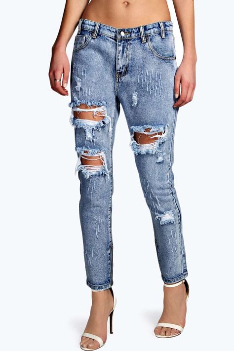 Sara Relaxed Fit Open Leg Zip Boyfriend Jeans alternative image Light Blue Ripped Jeans, Light Wash Ripped Jeans, Torn Jeans, Jeans Light Blue, Blue Ripped Jeans, Ripped Boyfriend Jeans, Boyfriend Fit Jeans, Jeans Light Wash, Fashion Blogger Style