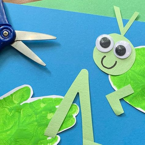 Crafts for Kids on Instagram: "Grasshopper handprints!🌿💚such a cute idea and simple to create! 🌿🍃come follow along for more ideas! 💚 #craftsforkids #crafts #artsandcrafts #artsandcraftsforkids #prek #kindergarten #moms #teachers #summer" Grasshopper Crafts For Toddlers, Cricket Crafts For Preschoolers, Grasshopper Preschool Activities, Grasshopper Craft Preschool, Grasshopper Crafts, Grasshopper Craft, Grasshopper Art, Spiders Preschool, Insect Study