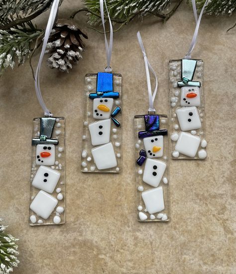 Beach Fused Glass Ideas, Glass Fusing Projects For Beginners, Christmas Cubicle, Cubicle Decorations, Designer Room, Fused Glass Wall Art, Glass Suncatchers, Glass Fusion Ideas, Glass Snowman