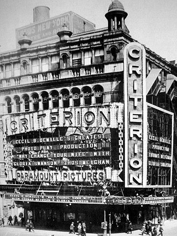 1920 photo of the Criterion Theatre - New York City (photo: Cinema Treasures) Vintage Movie Theater, Photo Journalism, Theater Art, German Cities, Nyc History, Vintage Theatre, Vintage New York, Yesterday And Today, New York State