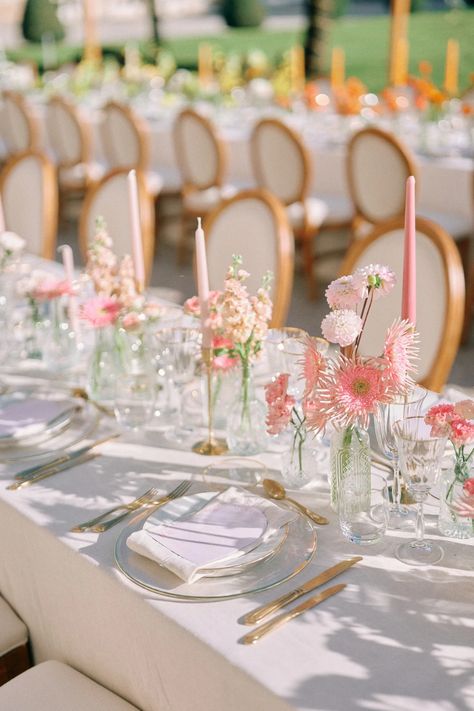 château wedding table setup - Google Search Elegant Pastel Wedding, Pastel Wedding Inspiration, Wedding Breakfast Tables, Pastel Wedding Table Decorations, Pastel Wedding Theme Decoration, Pink Wedding Tables, Pastel Wedding Ceremony, Pastel Flowers Wedding, Pastel Table Decor