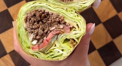 BURGER LETTUCE WRAP 🍔 with homemade Big Mac sauce Burger Style Lettuce Wrap, Big Mac Lettuce Wrap, Burger Lettuce Wraps, Rolled Chicken Tacos, High Protein Low Cal, Cheeseburger Wrap, Burger Lettuce, Low Calorie Recipe, Keto Hamburger