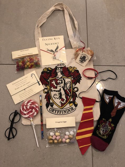 Harry Potter Sweets Labels, Harry Potter Goodie Bags Diy, Harry Potter Loot Bag Ideas, Harry Potter Party Bag Ideas, Harry Potter Theme Gifts, Harry Potter Goody Bag Ideas, Harry Potter Party Bags, Harry Potter Goodie Bags, Harry Potter Gift Bags