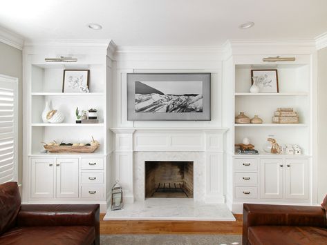 How to style shelves - Builtins Progress Pics - Stefana Silber Entryway Molding, Style An Entryway, Decor Ideas For Christmas, Built In Around Fireplace, Style Shelves, Living Colors, Built In Shelves Living Room, Living Room Built Ins, Fireplace Shelves