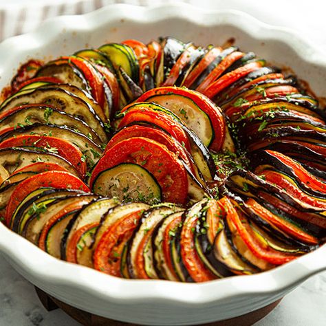 Homemade Ratatouille Recipe Authentic Ratatouille Recipe, Ratoutile Recipe, Fall Ratatouille Recipe, Rattatouie Chef, Ratatouille Lasagna, Best Ratatouille Recipe, Ratatouille Food, Vegetable Dishes Healthy, Ratatouille Recept