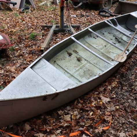 Grumman Boats model 15 canoe rated for: 5 HP, 560 LB persons, 650 LB persons, motor, & gear. No serial number. Canoe Transport, Aluminum Canoe, Canoe On Lake, Grumman Canoe, Indian Canoe, Model Boats, Boats, Auction