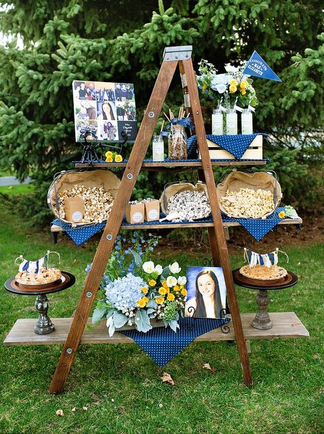 Outdoor Graduation Party Decorations, Backyard Graduation Party, Outdoor Graduation Parties, Outdoor Graduation, Senior Graduation Party, Graduation Party High, Graduation Open Houses, Graduation Party Diy, Graduation Party Planning