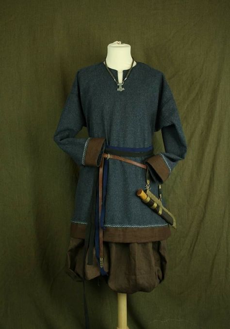 Norse Clothing Men, Norse Outfits, Norse Clothing, Mens Garb, Viking Tunic, Aged Clothing, Viking Garb, Viking Men, Viking Reenactment