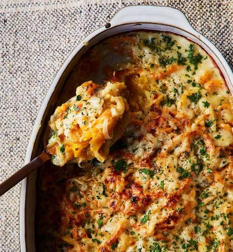 Vegetable Gratin Recipes, Thanksgiving Casserole Recipes, Easy Fall Dinners, Thanksgiving Casserole, Food Fall, Thanksgiving Vegetables, Thanksgiving Side Dishes Easy, Winter Veggies, Cold Weather Food