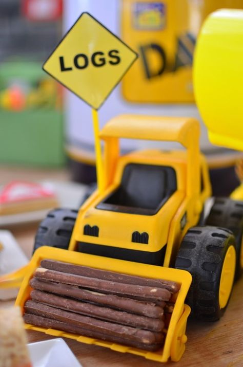 Construction Birthday Party Food, Construction Birthday Cake, Digger Birthday, Construction Theme Birthday Party, Construction Cake, Construction Theme Party, Construction Birthday Party, Second Birthday Ideas, Tractor Birthday