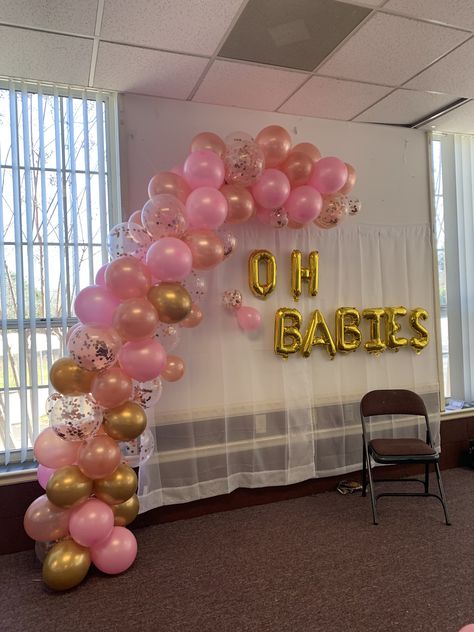 Half Balloon Arch for a baby shower photo backdrop. Made onsite, An original creation by Its Just Balloons. Comment for inquiries #babyshowerballoons #balloonhalfarch Half Arch Balloon, Half Balloon Arch, Baby Shower Photo Backdrop, Shower Photo Backdrop, Half Arch, Baby Balloon, Baby Shower Photos, Baby Shower Balloons, Bday Ideas