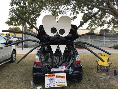 Trunk Or Treat Spider, Spider Car, Cowboy Halloween Costume, Church Trunk, Halloween Car Decorations, Spider Theme, Fun Halloween Party Games, Days Until Halloween, Girl Scout Ideas