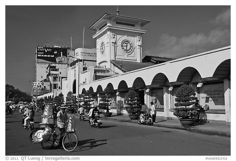 Food vendor riding outside Ben Thanh Market. Ho Chi Minh City, Vietnam (black and white) Vietnam Black And White, Food Vendor, Saigon Vietnam, Photo Food, Ho Chi Minh City, Black And White Pictures, Ho Chi Minh, Picture Photo, Old Photos