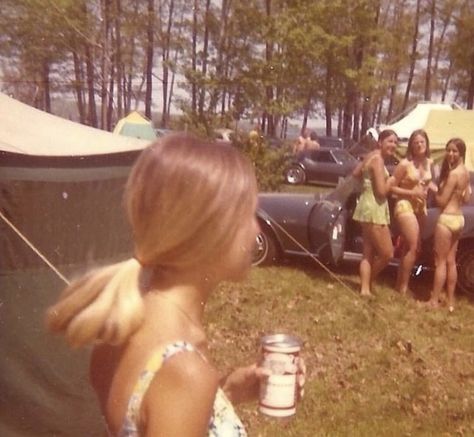 1970s Aesthetic, Terrence Loves You, 60s Aesthetic, Camping Aesthetic, 70s Aesthetic, 70s Vibes, Hippie Life, Beer Festival, Vintage Americana