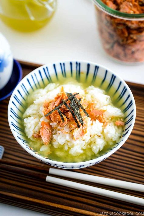 Salmon Ochazuke, Japanese Soups, Tea Rice, Just One Cookbook, Easy Japanese Recipes, Healthy Salmon Recipes, Salmon And Rice, Japanese Recipes, Comfort Dishes