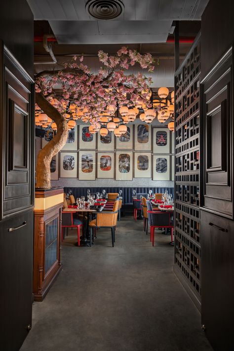 This Delhi eatery will visually transport you to Japan | Architectural Digest India Asian Restaurant Design, Modern Chinese Restaurant, Japanese Restaurant Interior, Delhi Hotel, Japanese Restaurant Design, Asian Restaurants, Cabinetry Design, Restaurant Guide, Asian Design