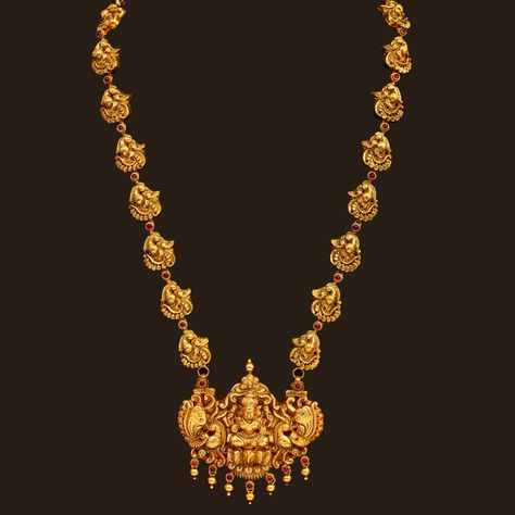 Naga's work - long necklace Vummidi Bangaru Jewellers, Jewelry Necklace Simple, Temple Jewelry Necklace, Gold Temple Jewellery, Gold Jewels Design, Gold Pearl Jewelry, Antique Gold Jewelry Indian, Gold Jewelry Simple Necklace, Handmade Gold Jewellery