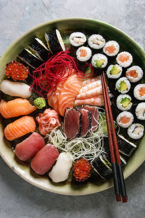 Sushi Vegan, Sushi Menu, Types Of Sushi, Sashimi Sushi, Nigiri Sushi, Sushi Night, Vegan Sushi, Sushi Chef, Food Party